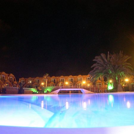 Aparthotel La Piramide Costa De Antigua Eksteriør bilde