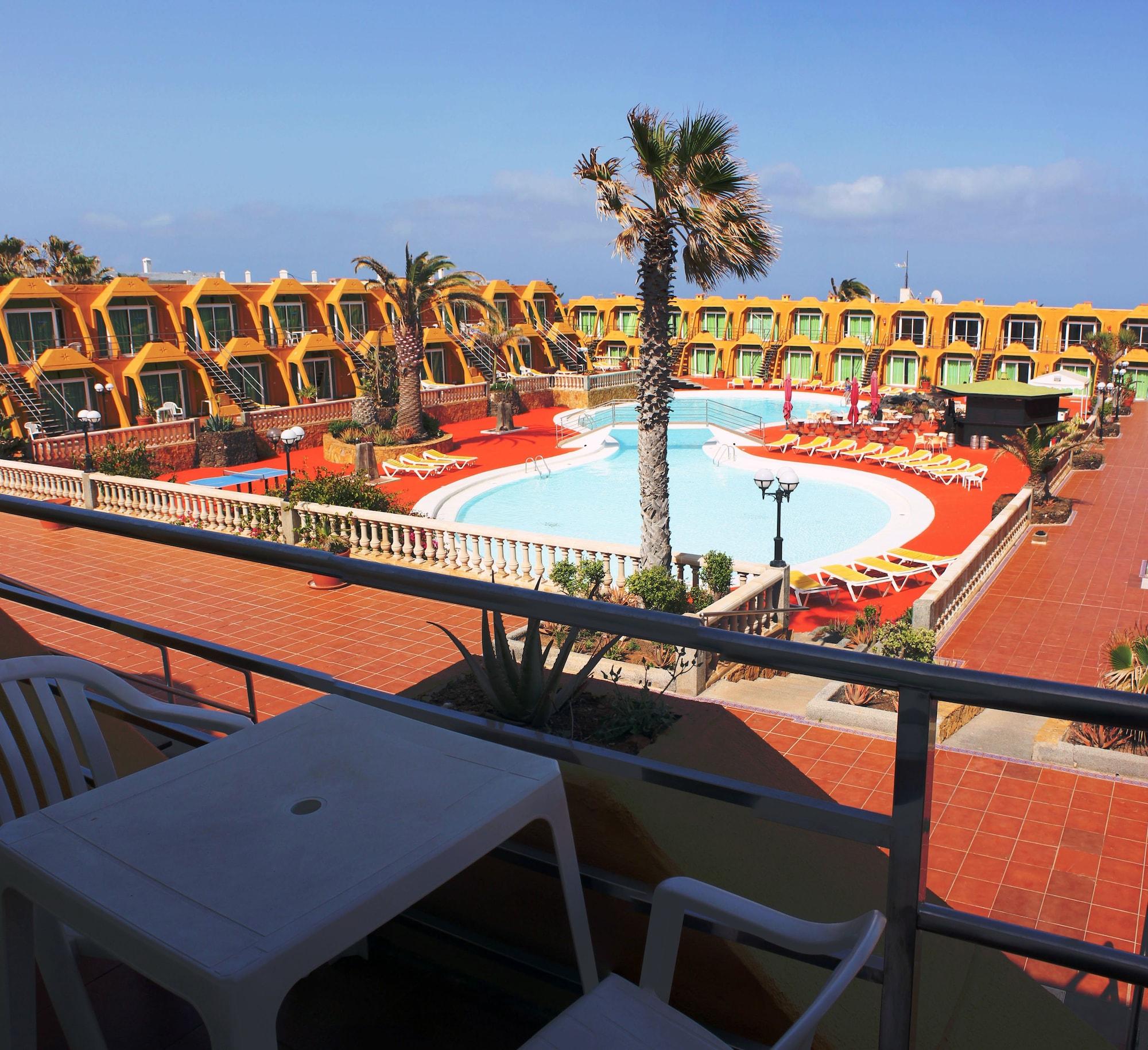 Aparthotel La Piramide Costa De Antigua Eksteriør bilde