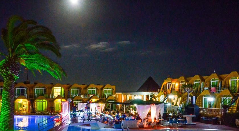 Aparthotel La Piramide Costa De Antigua Eksteriør bilde