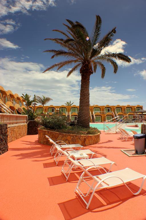 Aparthotel La Piramide Costa De Antigua Eksteriør bilde