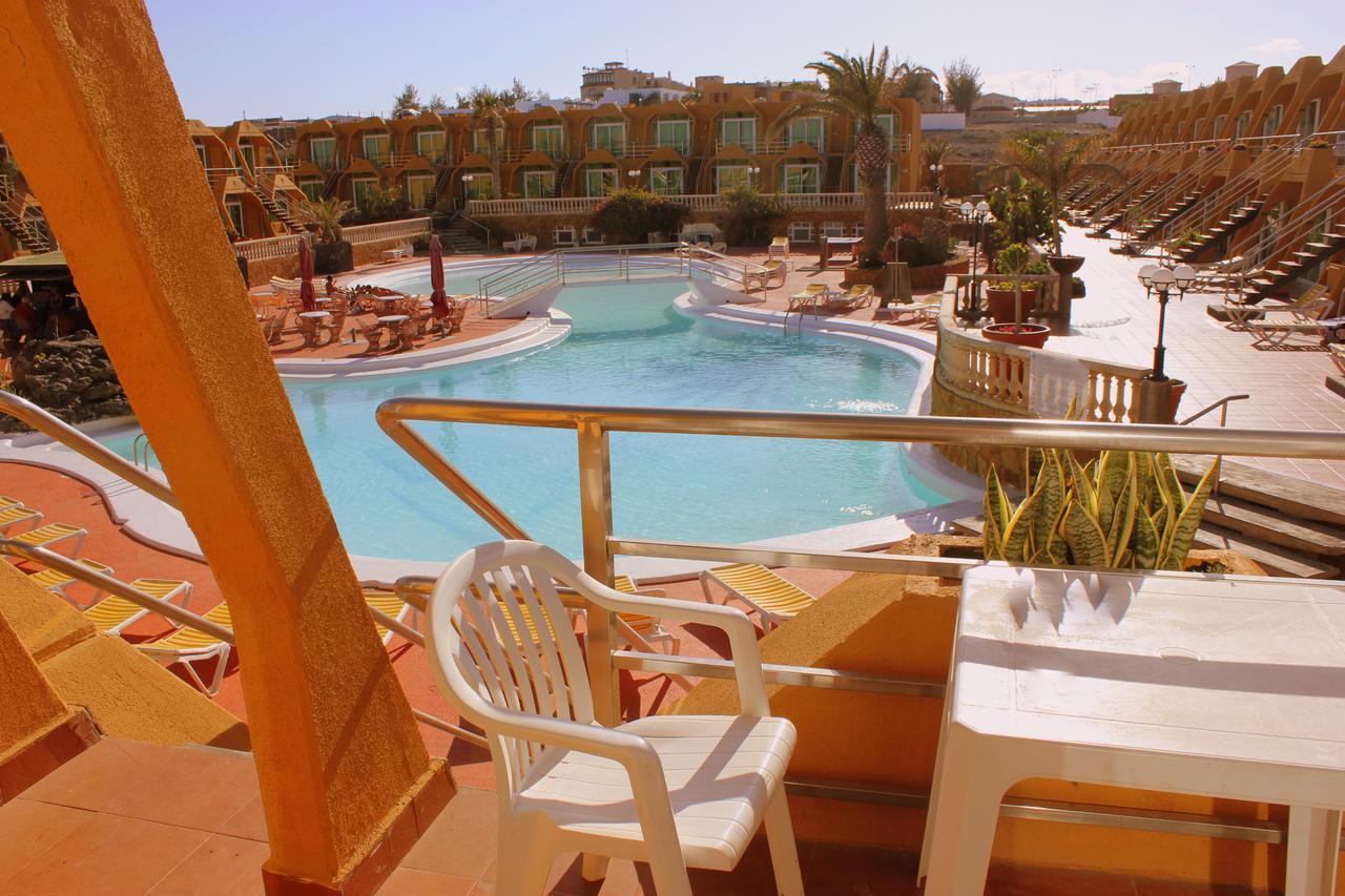 Aparthotel La Piramide Costa De Antigua Eksteriør bilde