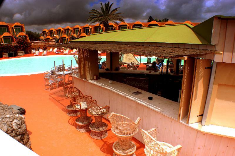 Aparthotel La Piramide Costa De Antigua Eksteriør bilde