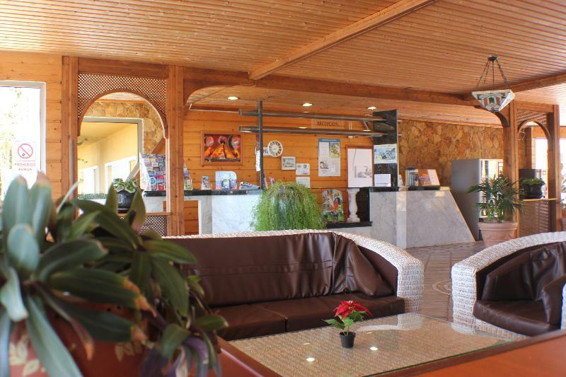 Aparthotel La Piramide Costa De Antigua Eksteriør bilde